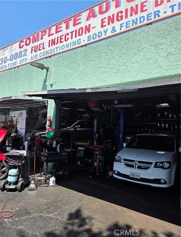 1820 W Adams, Los Angeles, CA 90018