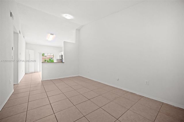 6900 NW 179th St 204-1, Hialeah, FL 33015