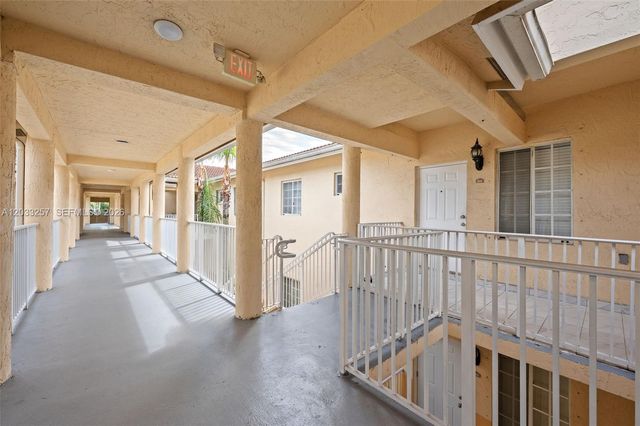 6900 NW 179th St 204-1, Hialeah, FL 33015