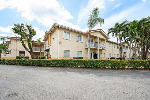 6900 NW 179th St 204-1, Hialeah, FL 33015