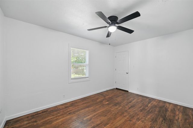 1205 Hamsted Street, Fort Worth, TX 76115