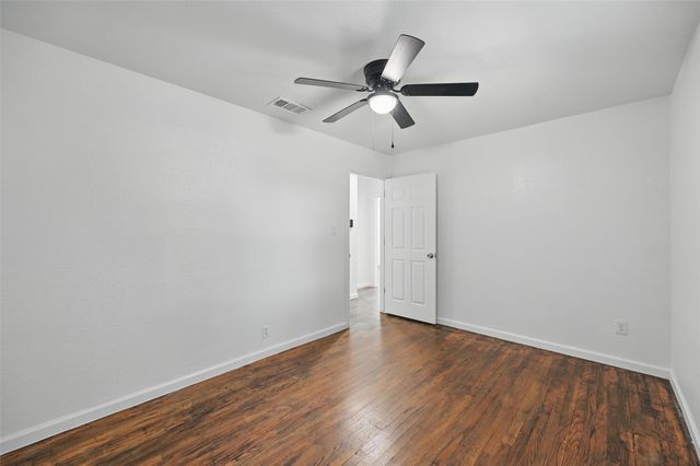 1205 Hamsted Street, Fort Worth, TX 76115