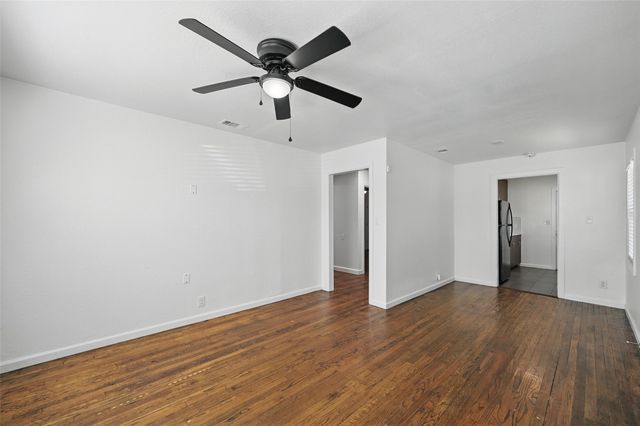 1205 Hamsted Street, Fort Worth, TX 76115