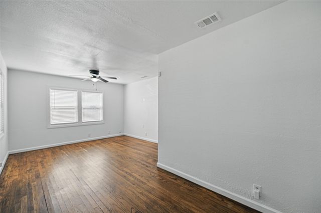 1205 Hamsted Street, Fort Worth, TX 76115