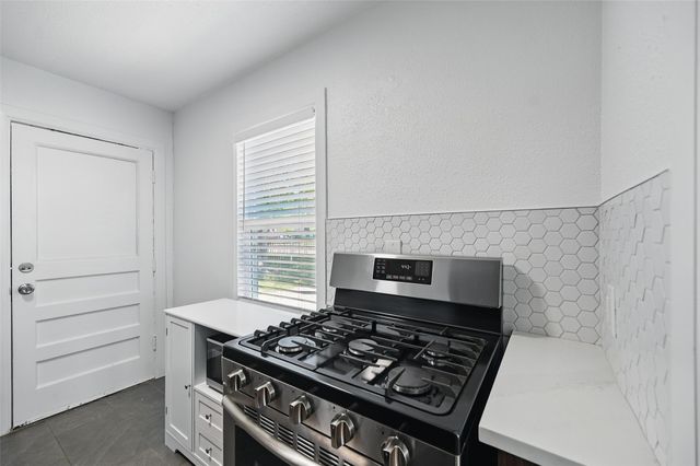 1205 Hamsted Street, Fort Worth, TX 76115