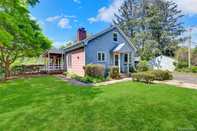 11 5th Avenue S, Huntington Station, NY 11746