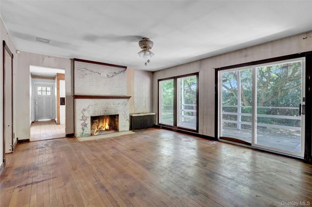 11 5th Avenue S, Huntington Station, NY 11746