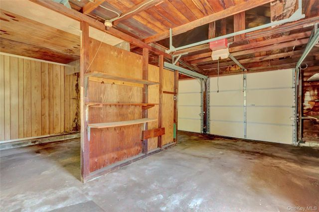 11 5th Avenue S, Huntington Station, NY 11746