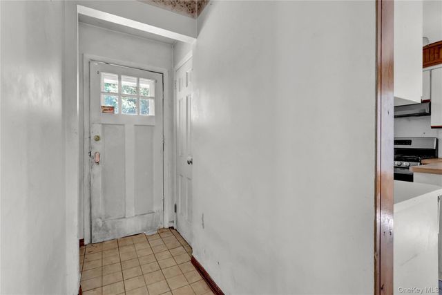 11 5th Avenue S, Huntington Station, NY 11746