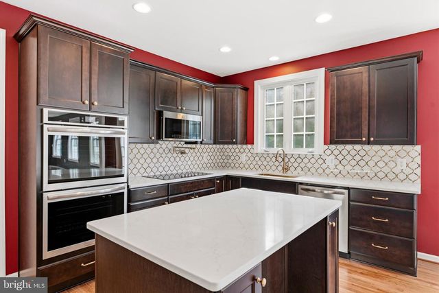 2114 JELLICO CT, Woodbridge, VA 22191