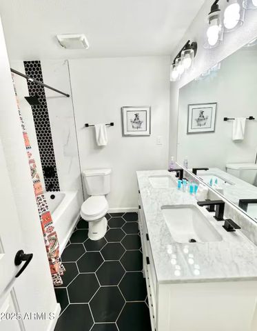 8232 E Granada Road, Scottsdale, AZ 85257