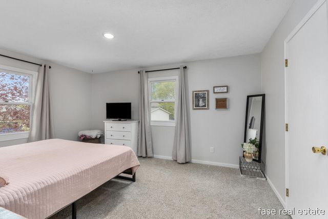 320 Maizie Lane, Sparta Vllg, MI 49345