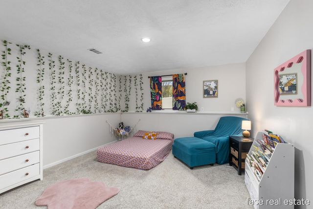 320 Maizie Lane, Sparta Vllg, MI 49345