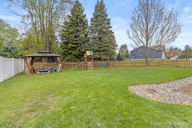 320 Maizie Lane, Sparta Vllg, MI 49345