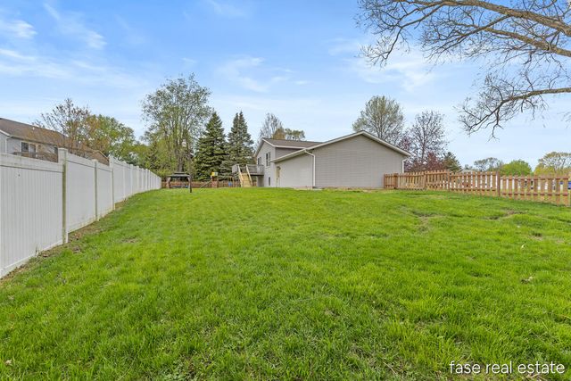 320 Maizie Lane, Sparta Vllg, MI 49345