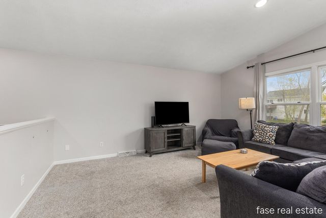 320 Maizie Lane, Sparta Vllg, MI 49345