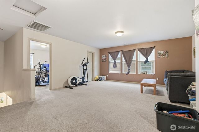 18708 94th Avenue Ct E, Puyallup, WA 98375