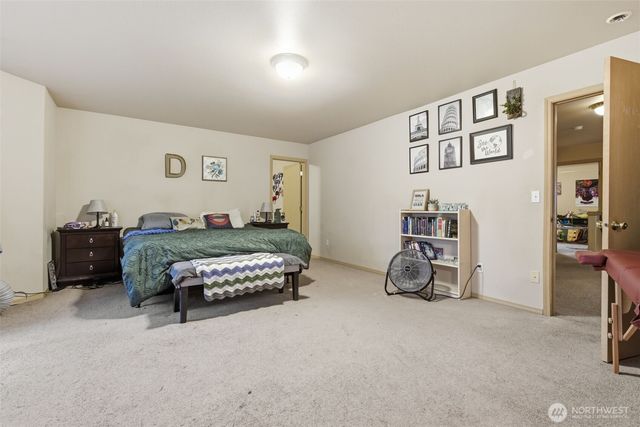 18708 94th Avenue Ct E, Puyallup, WA 98375