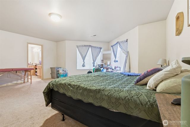 18708 94th Avenue Ct E, Puyallup, WA 98375