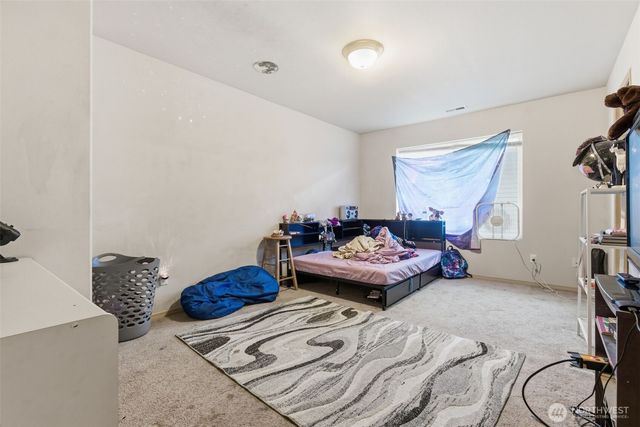 18708 94th Avenue Ct E, Puyallup, WA 98375