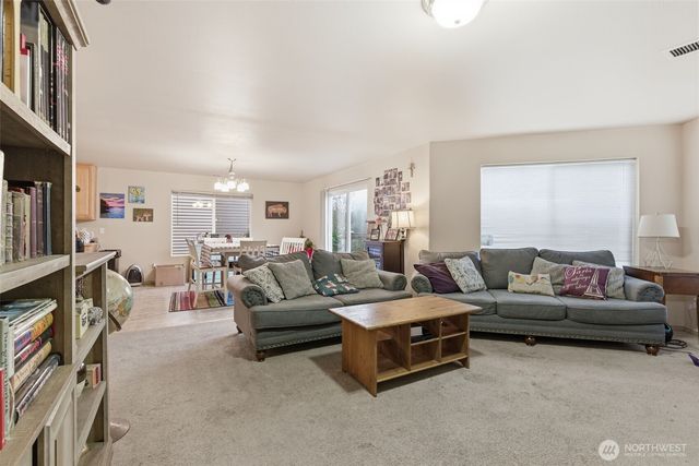 18708 94th Avenue Ct E, Puyallup, WA 98375