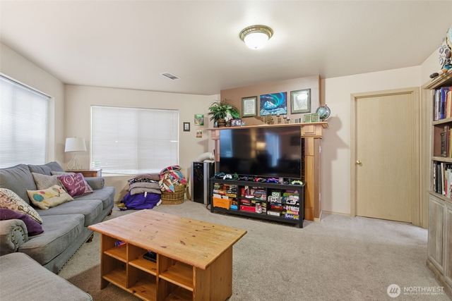 18708 94th Avenue Ct E, Puyallup, WA 98375