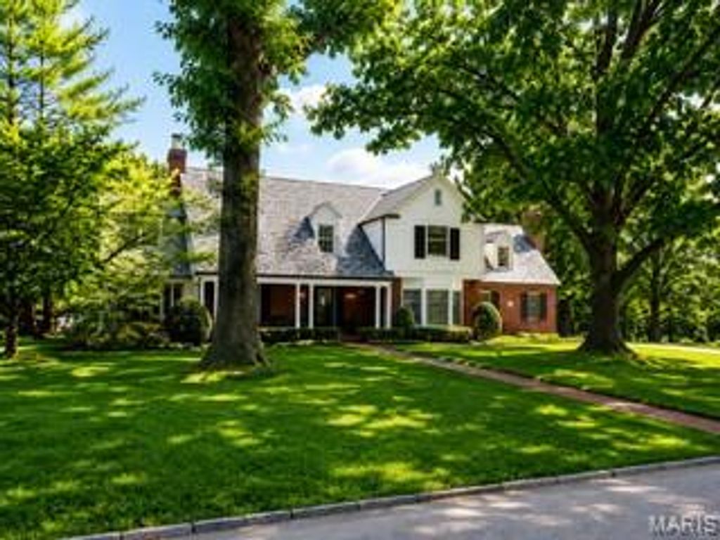 66 Briarcliff, Ladue, MO 63124