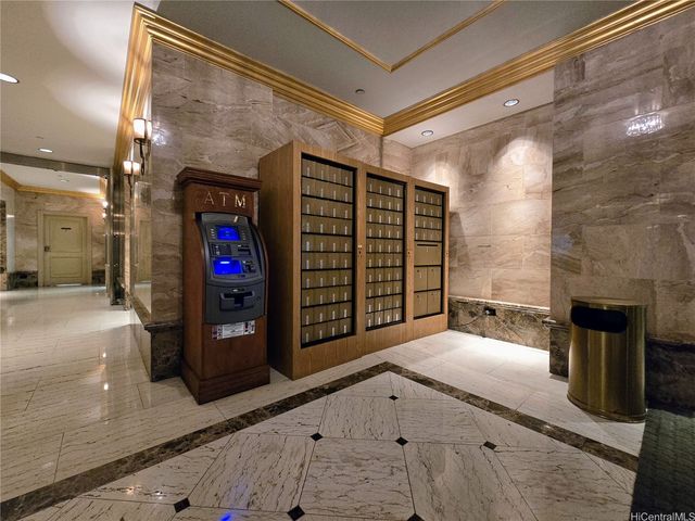 440 Olohana Street 1711, Honolulu, HI 96815