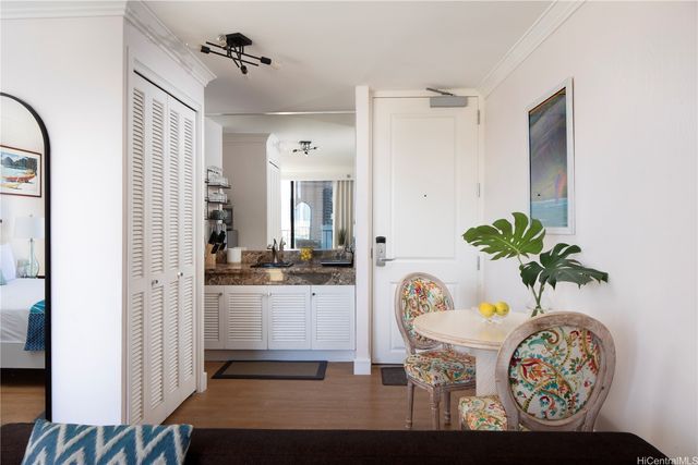 440 Olohana Street 1711, Honolulu, HI 96815