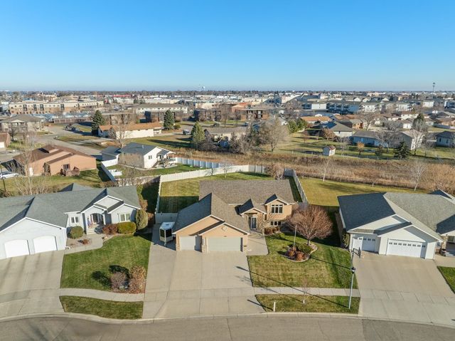 3409 15th Street SW, Minot, ND 58701