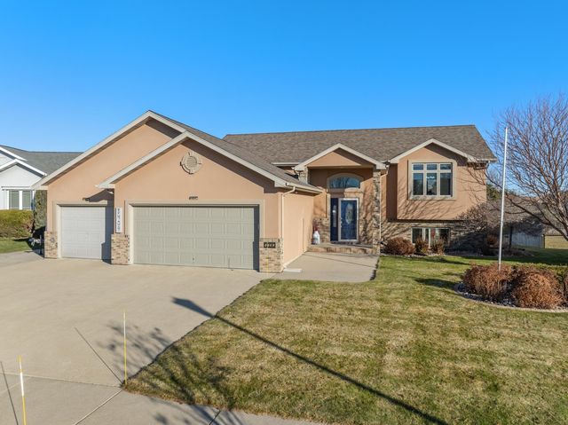 3409 15th Street SW, Minot, ND 58701