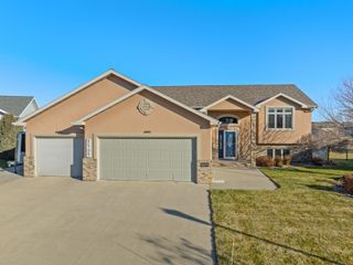 3409 15th Street SW, Minot, ND 58701