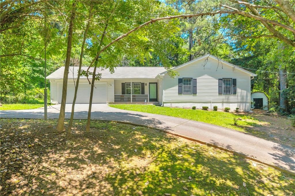 3992 Wrexham Drive, Snellville, GA 30039