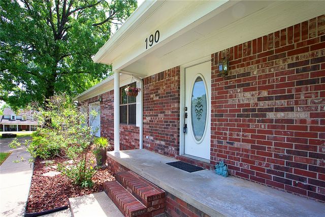 190 Richland Circle, Russellville, AR 72802