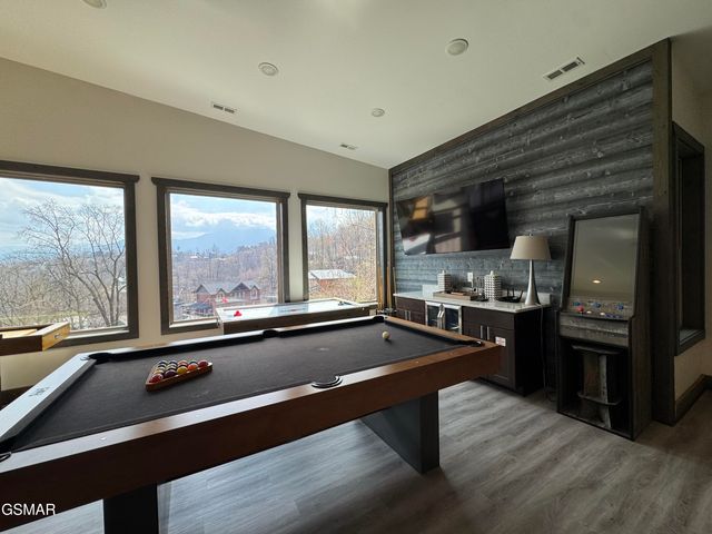 869 Chestnut Drive, Gatlinburg, TN 37738