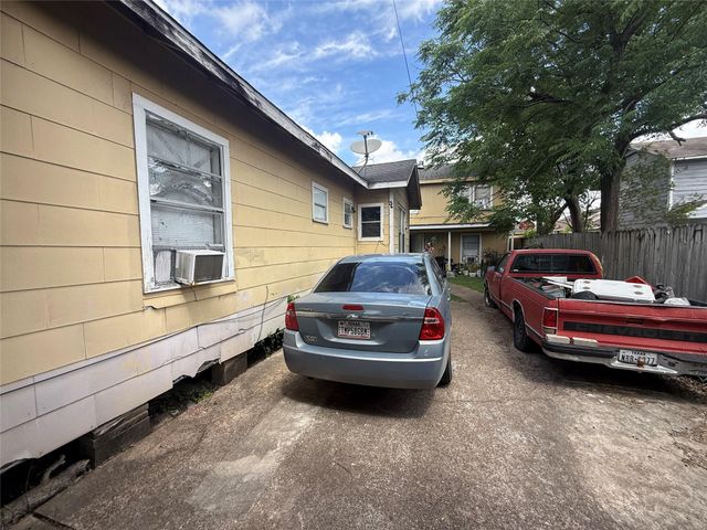 6723 Avenue P, Houston, TX 77011
