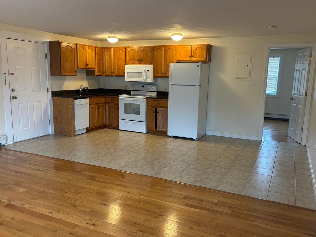 1282 Commercial St 3, Weymouth, MA 02189