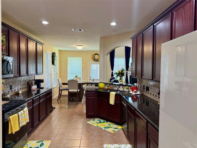 24245 Burks Trail Drive, Porter, TX 77365