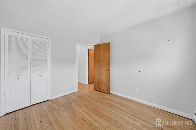 27 Concannon Drive, Fords, NJ 08863