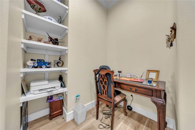 945 Jennings Lane, Azle, TX 76020