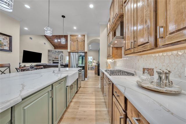 945 Jennings Lane, Azle, TX 76020