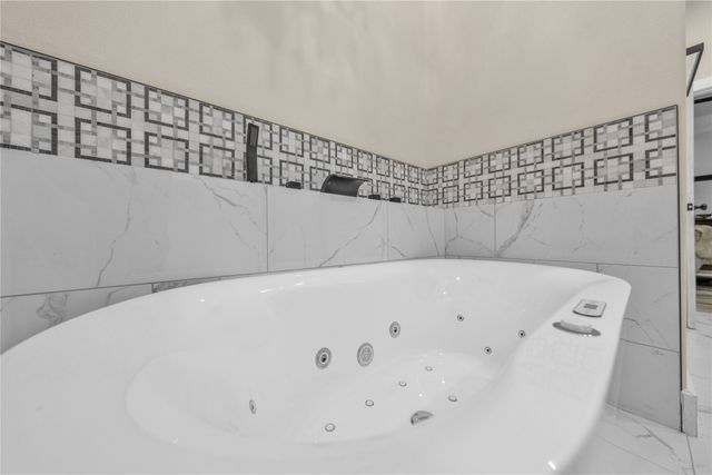 945 Jennings Lane, Azle, TX 76020