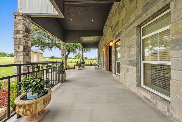 945 Jennings Lane, Azle, TX 76020