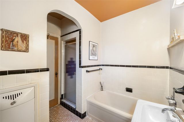 34-24 82nd Street 6N, Jackson Heights, NY 11372