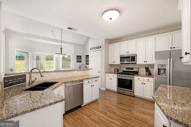 1574 Ember Oaks Circle, Powder Springs, GA 30127