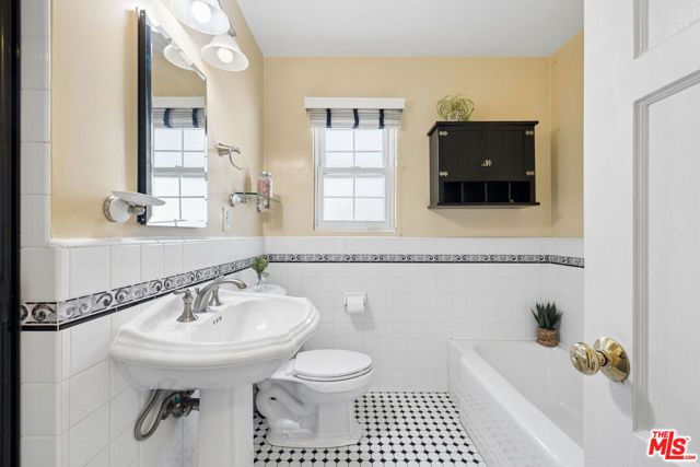 11871 Juniette Street, Culver City, CA 90230