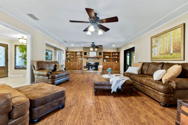 1804 Twin Brook Turn, Corinth, TX 76210
