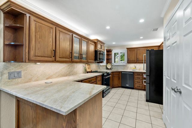 1804 Twin Brook Turn, Corinth, TX 76210