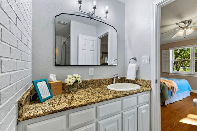 1804 Twin Brook Turn, Corinth, TX 76210