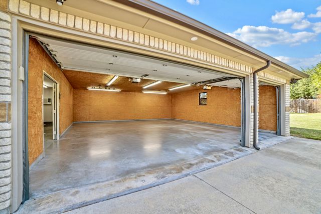 1804 Twin Brook Turn, Corinth, TX 76210